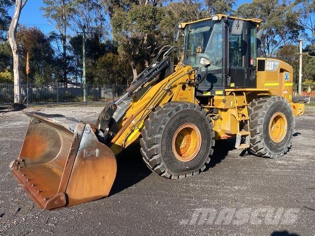 CAT 924H لوادر بعجل