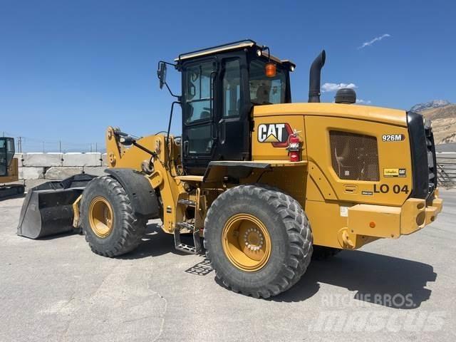 CAT 926M لوادر بعجل
