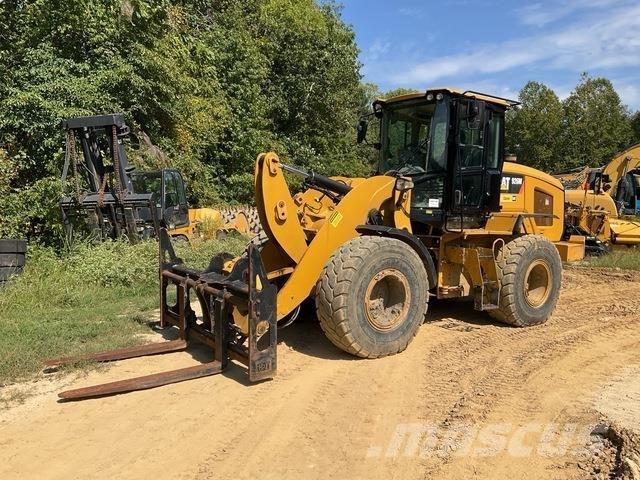 CAT 926M لوادر بعجل