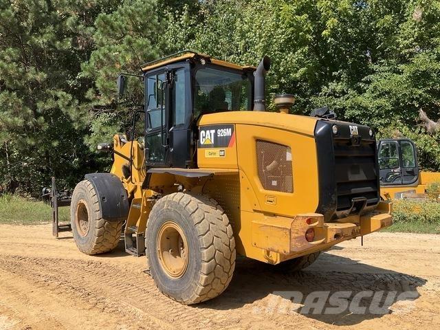 CAT 926M لوادر بعجل