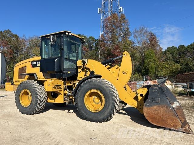CAT 926M لوادر بعجل