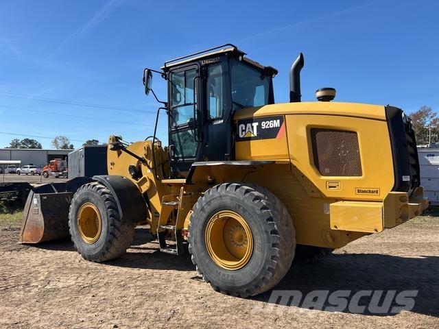 CAT 926M لوادر بعجل
