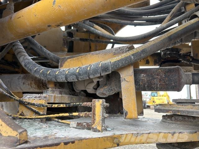 CAT 928G لوادر بعجل
