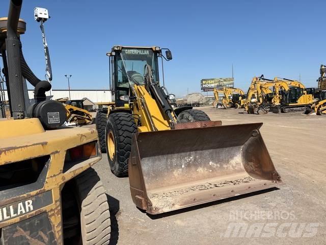 CAT 930G لوادر بعجل