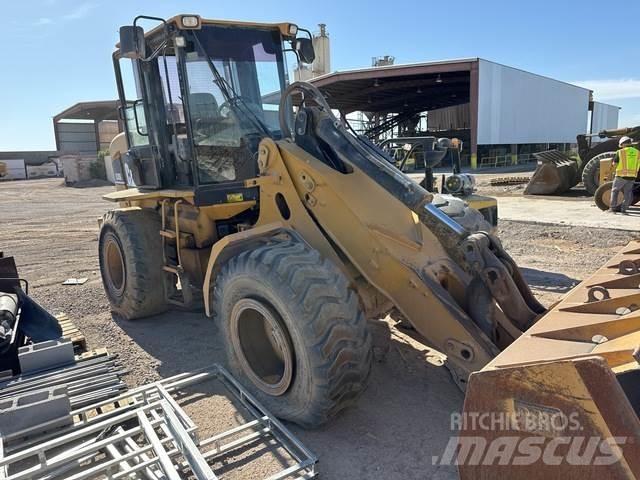 CAT 930G لوادر بعجل