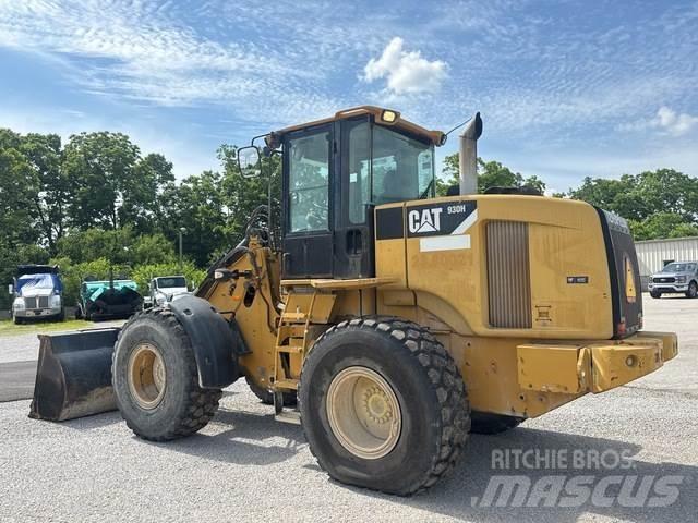 CAT 930H لوادر بعجل