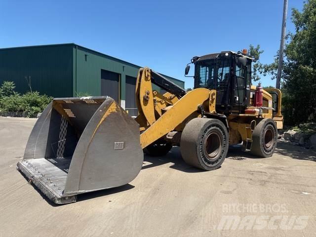 CAT 930K لوادر بعجل