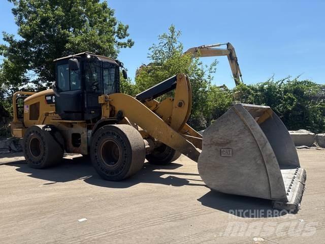 CAT 930K لوادر بعجل