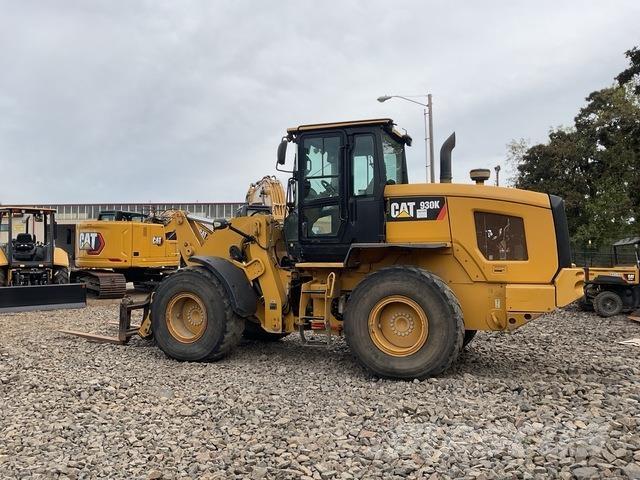 CAT 930K لوادر بعجل