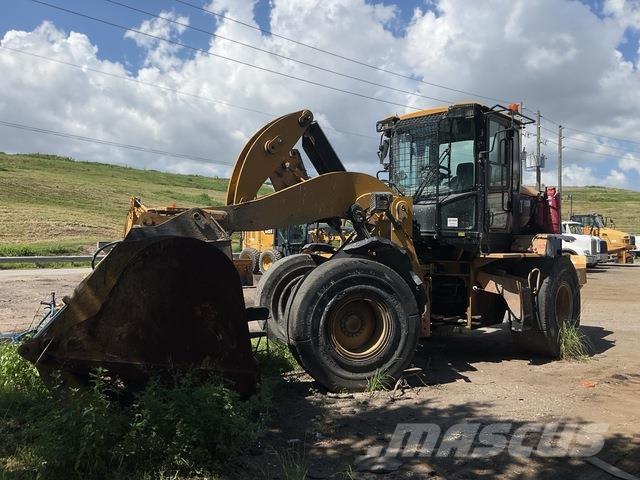 CAT 930M لوادر بعجل
