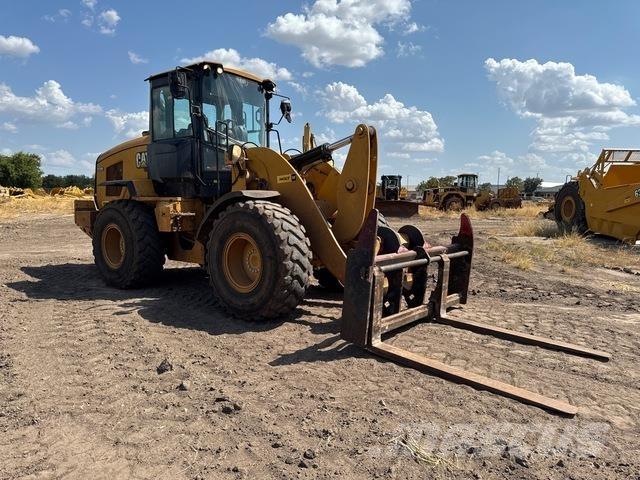 CAT 930M لوادر بعجل