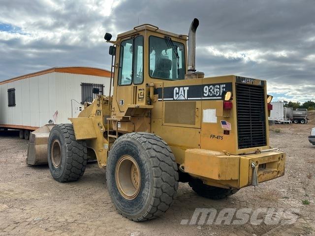CAT 936F لوادر بعجل