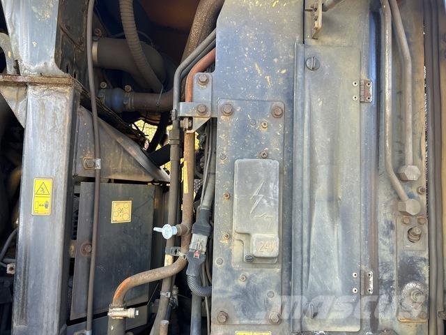 CAT 938 K لوادر بعجل