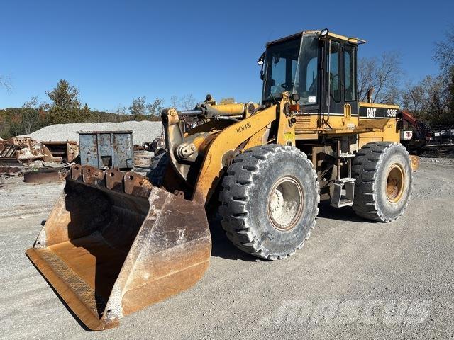 CAT 938F لوادر بعجل