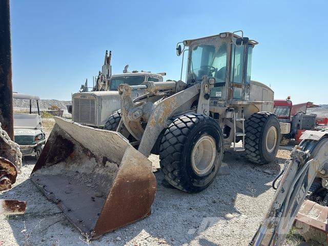 CAT 938G لوادر بعجل