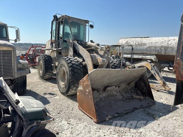 CAT 938G لوادر بعجل