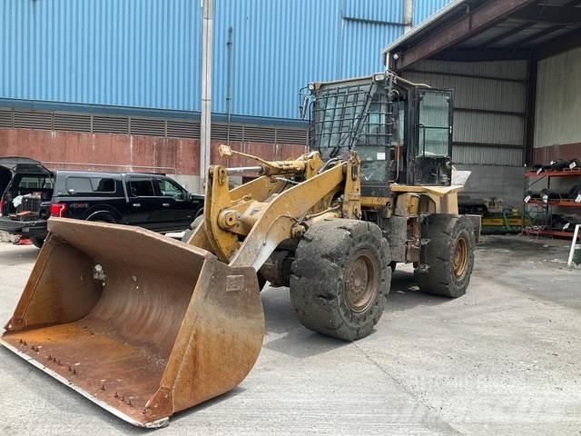 CAT 938H لوادر بعجل