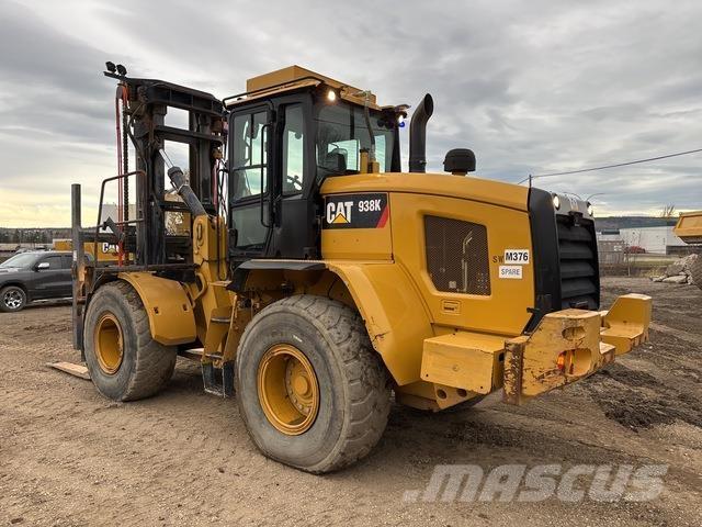 CAT 938K شاحنات الطرق الوعرة
