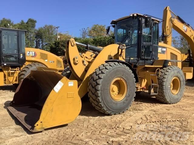 CAT 938M لوادر بعجل