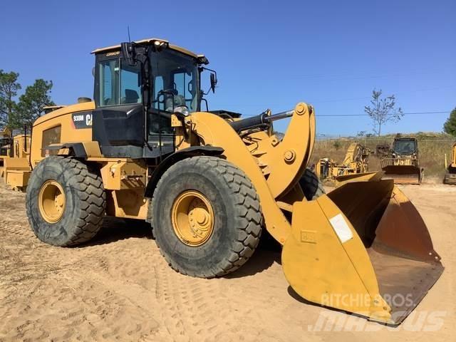 CAT 938M لوادر بعجل