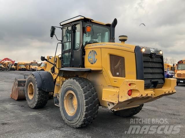 CAT 938M لوادر بعجل