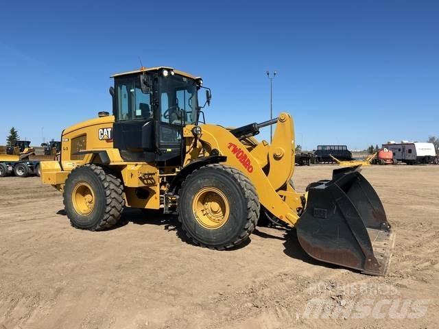 CAT 938M لوادر بعجل