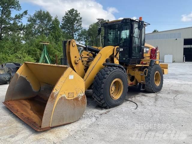 CAT 938M لوادر بعجل