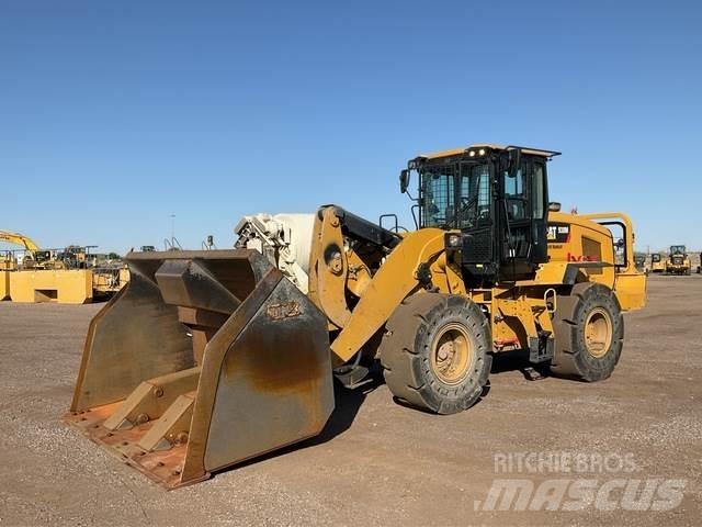 CAT 938M لوادر بعجل