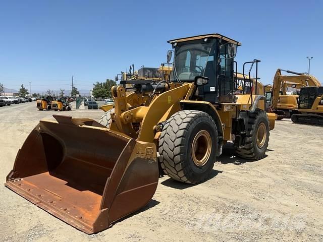CAT 950 لوادر بعجل