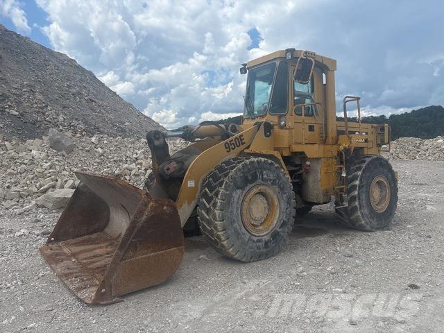 CAT 950E لوادر بعجل