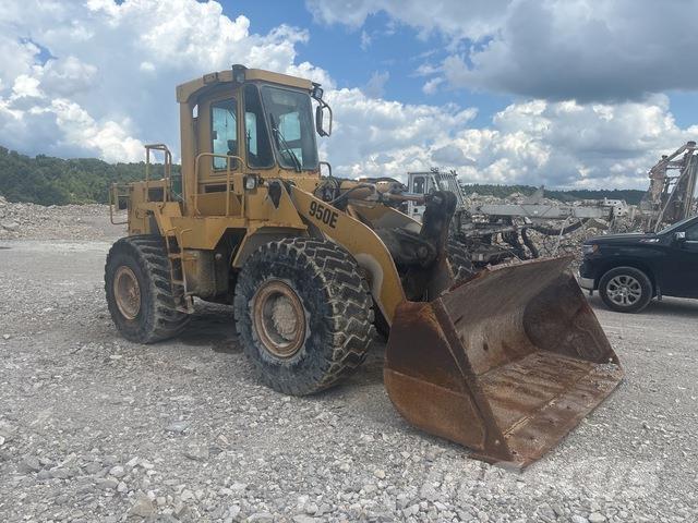 CAT 950E لوادر بعجل