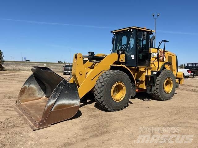 CAT 950M لوادر بعجل
