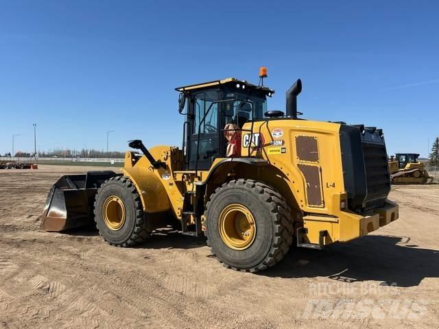 CAT 950M لوادر بعجل