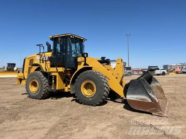 CAT 950M لوادر بعجل