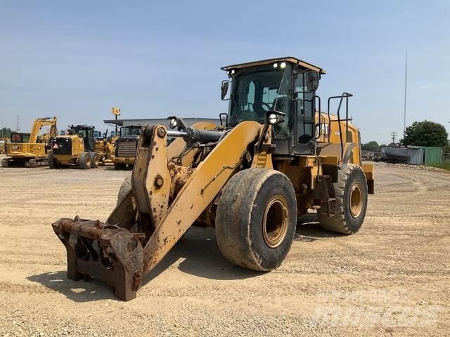 CAT 950M لوادر بعجل