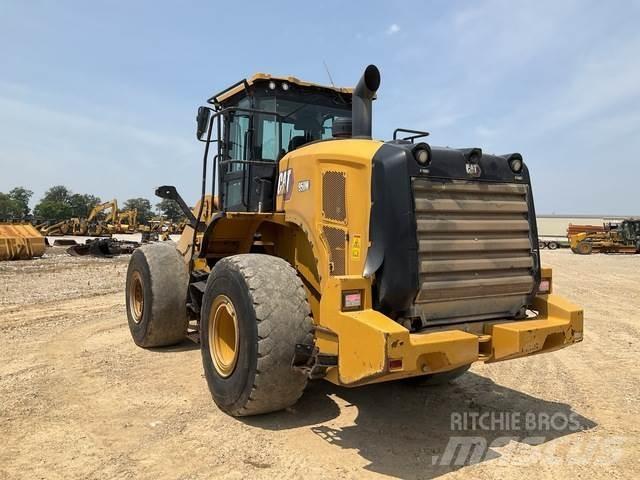 CAT 950M لوادر بعجل