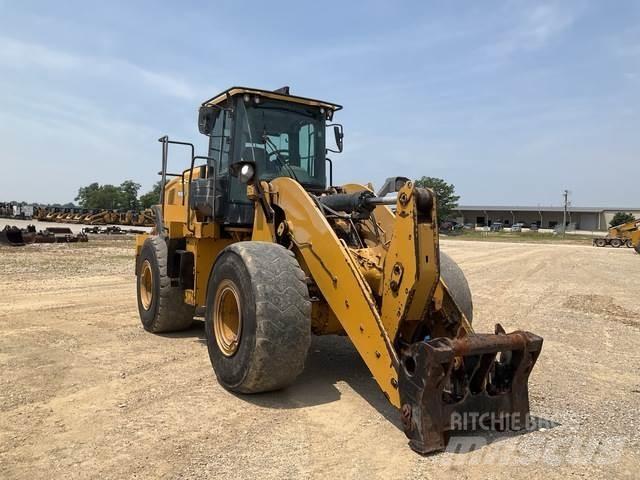 CAT 950M لوادر بعجل