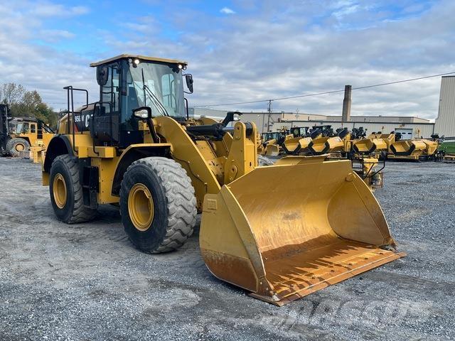 CAT 950M لوادر بعجل