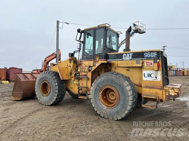 CAT 960F لوادر بعجل