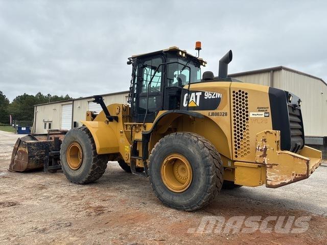 CAT 962M لوادر بعجل