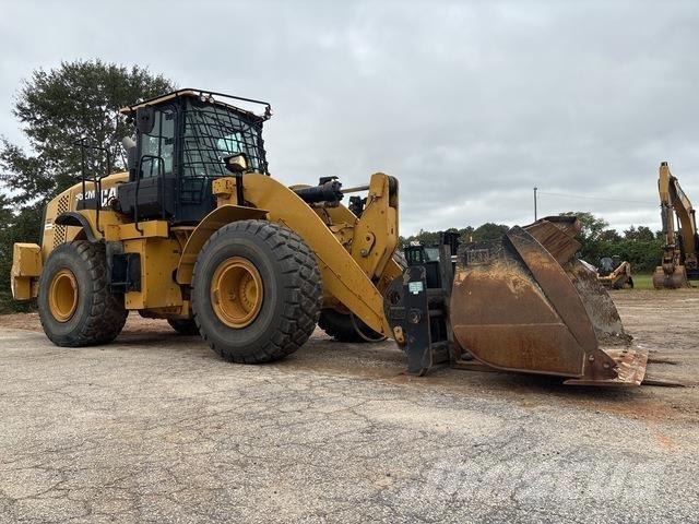 CAT 962M لوادر بعجل