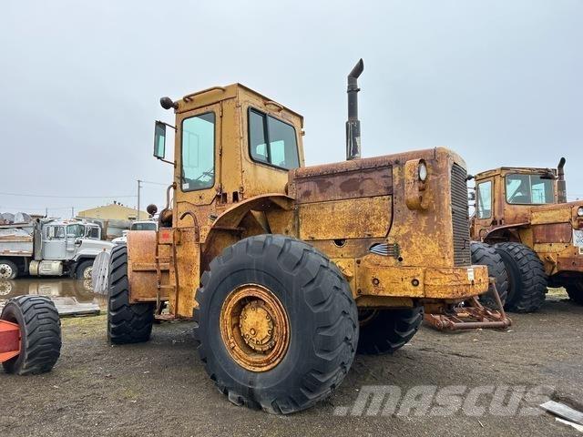 CAT 966C لوادر بعجل