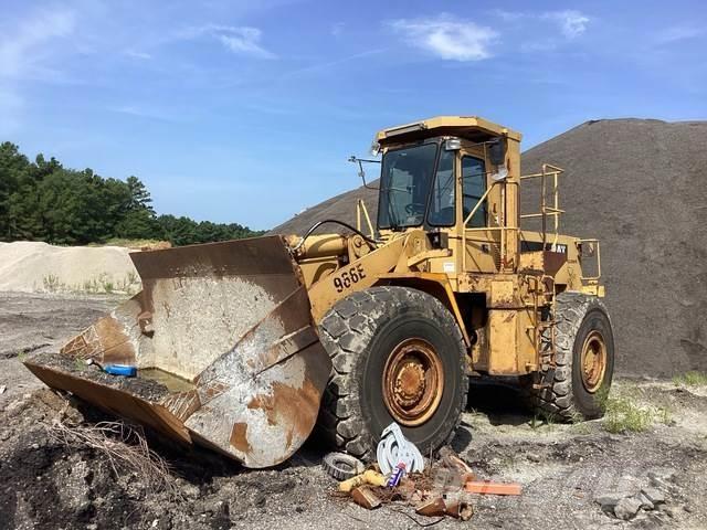CAT 966E لوادر بعجل