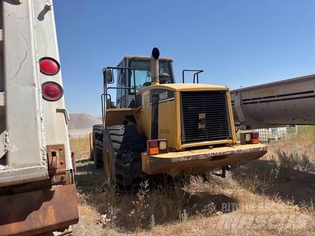 CAT 966G لوادر بعجل