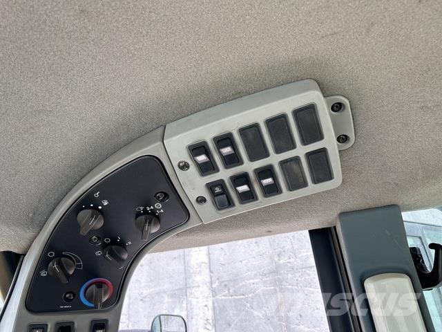 CAT 972G2 لوادر بعجل