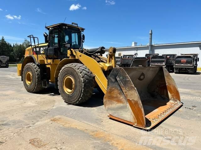 CAT 972K لوادر بعجل