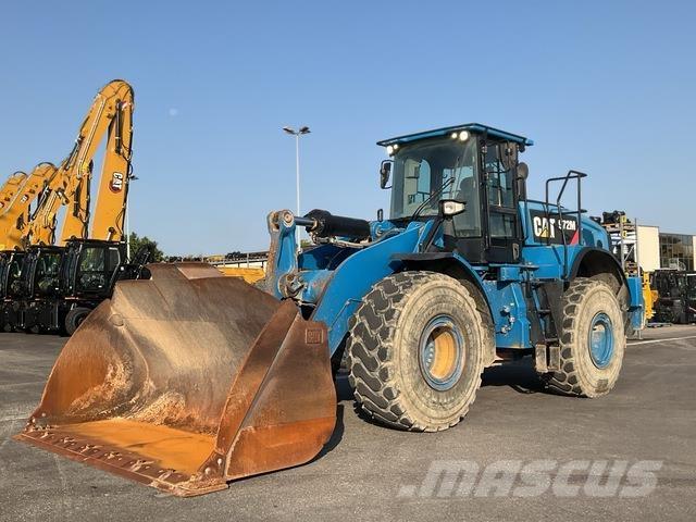 CAT 972M لوادر بعجل