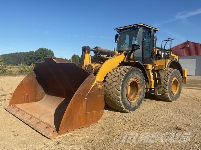 CAT 972M لوادر بعجل