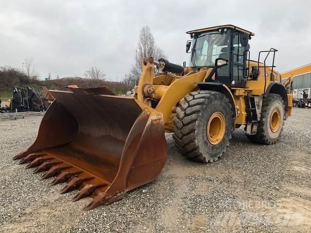 CAT 972M XE لوادر بعجل