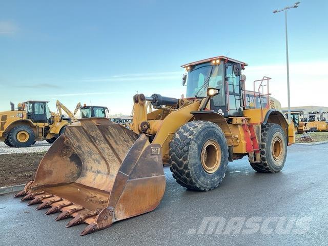 CAT 972M XE لوادر بعجل